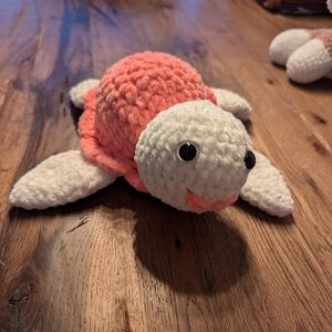 Sea turtle amigurimi 13 in in total. AndVery soft